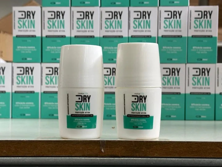 Estoque real com frascos e caixas do Dry Skin